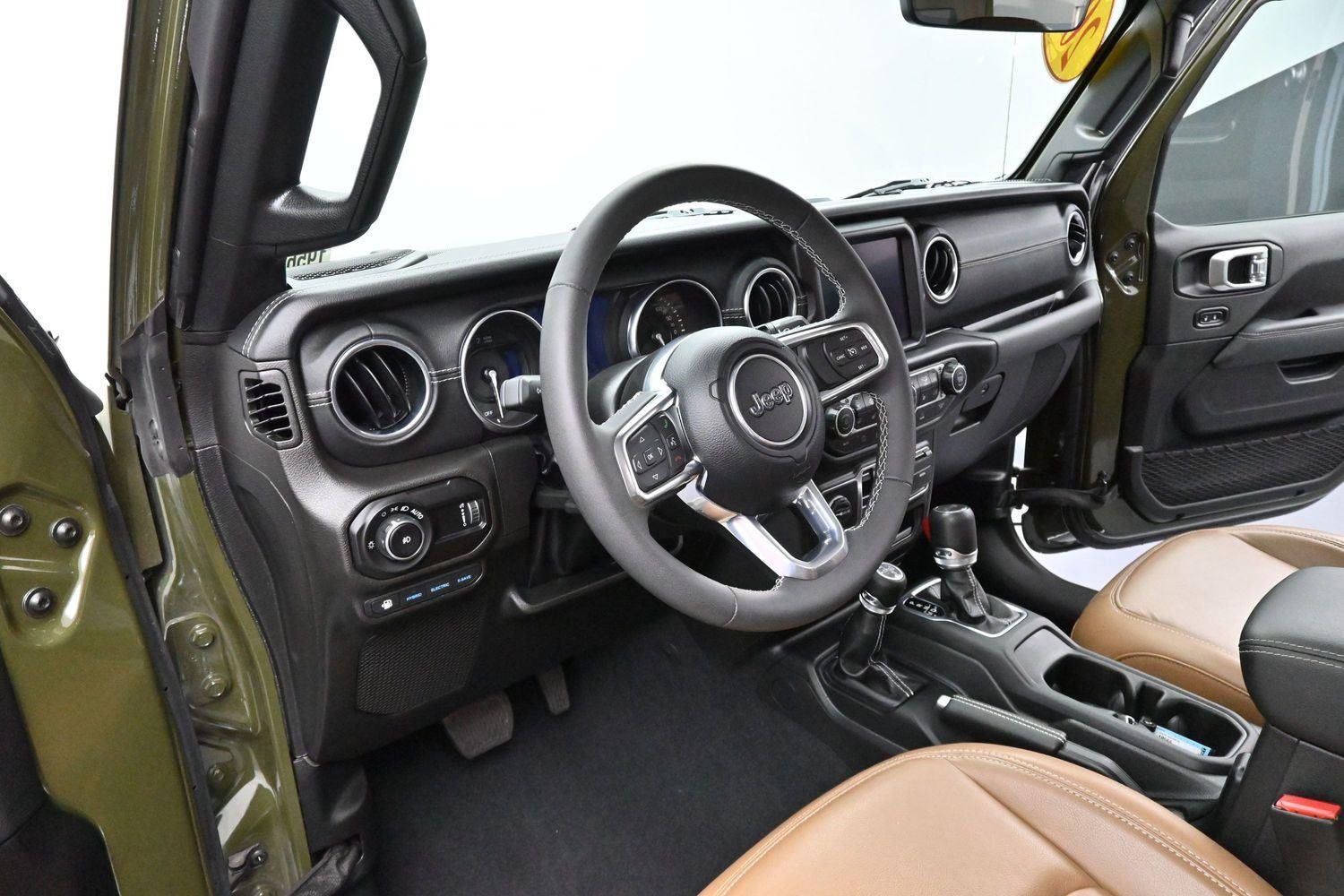 Used 2023 Sarge Green Clearcoat Jeep Sahara image 17