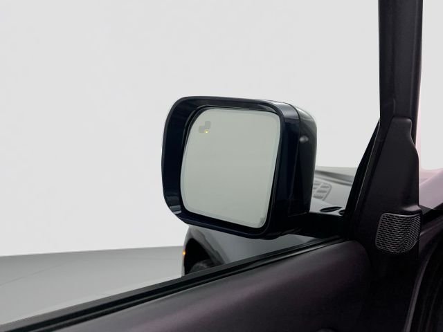 Used 2021  Land Rover X image 51