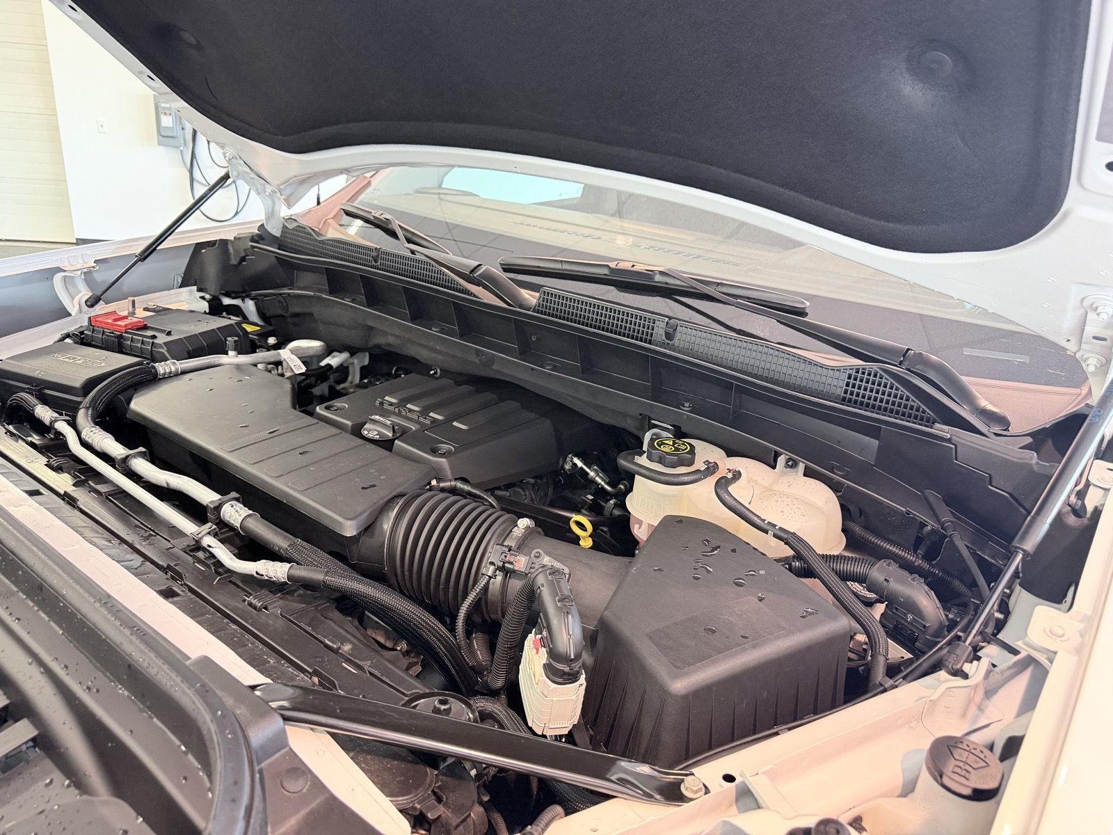 Used 2023 Summit White GMC Elevation image 48