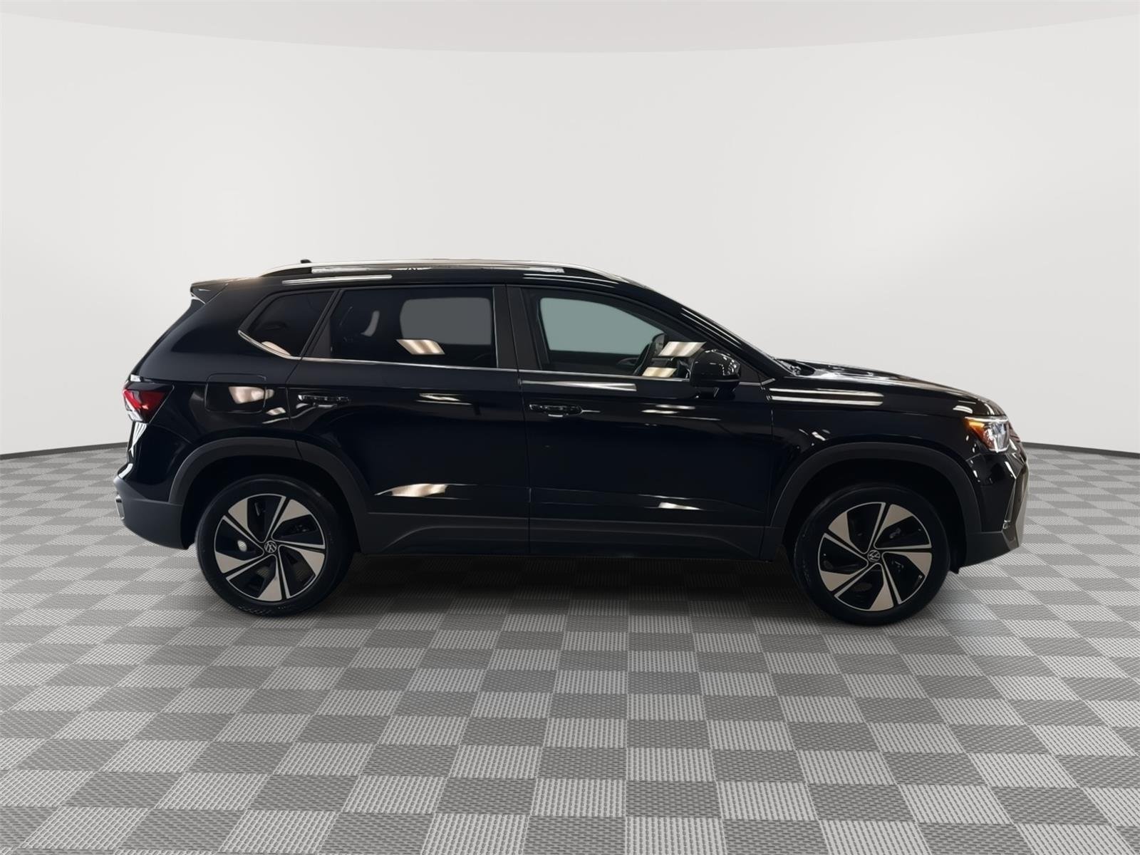 2026 Volkswagen Taos SE - Photo 5