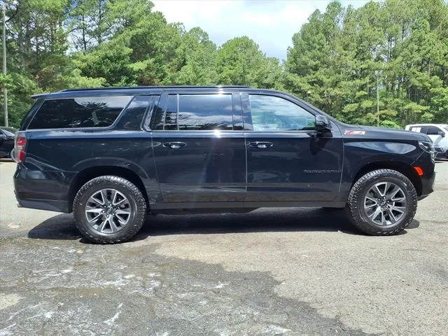 Used 2024 Black Chevrolet Z71 image 31