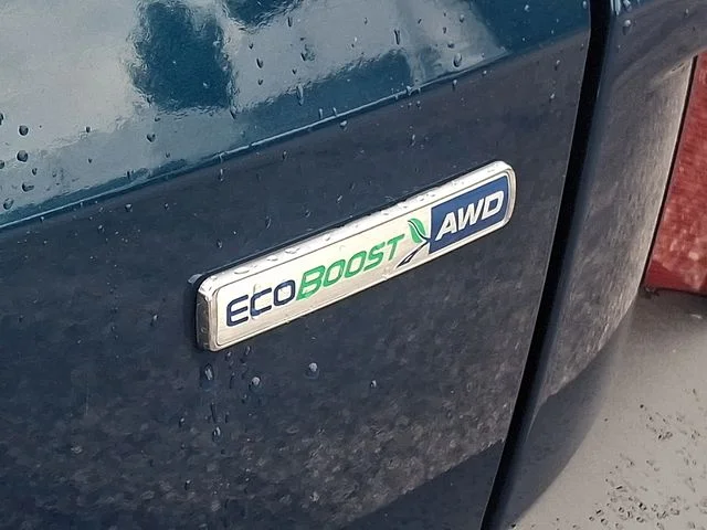 Used 2020 Green Ford SE image 29