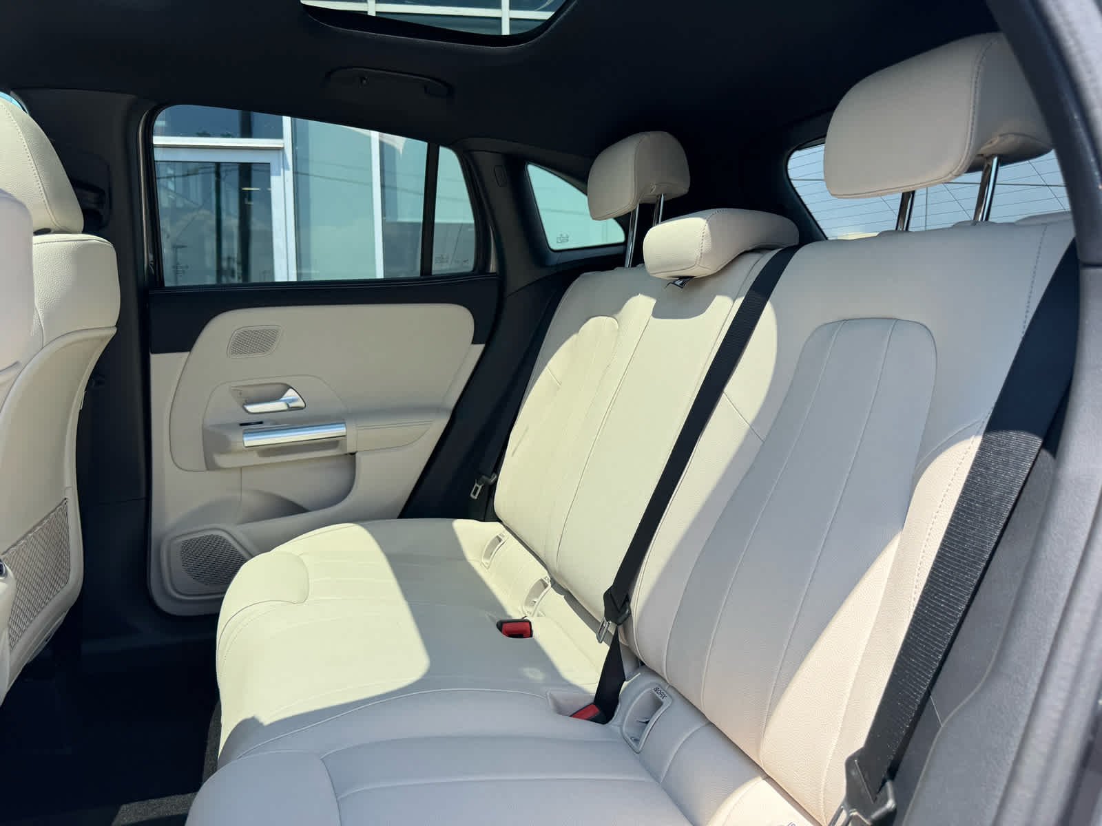 New 2026 Mountain Grey Metallic Mercedes-Benz GLA 250 image 35