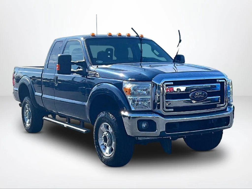 Used 2016 Blue Ford XLT image 9