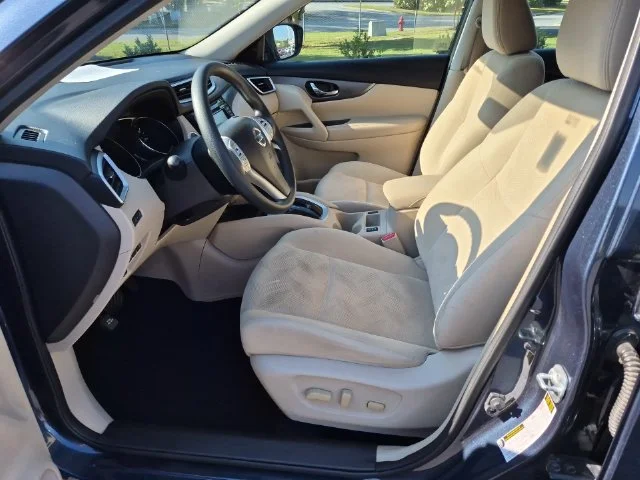 Used 2016 Blue Nissan SV image 14