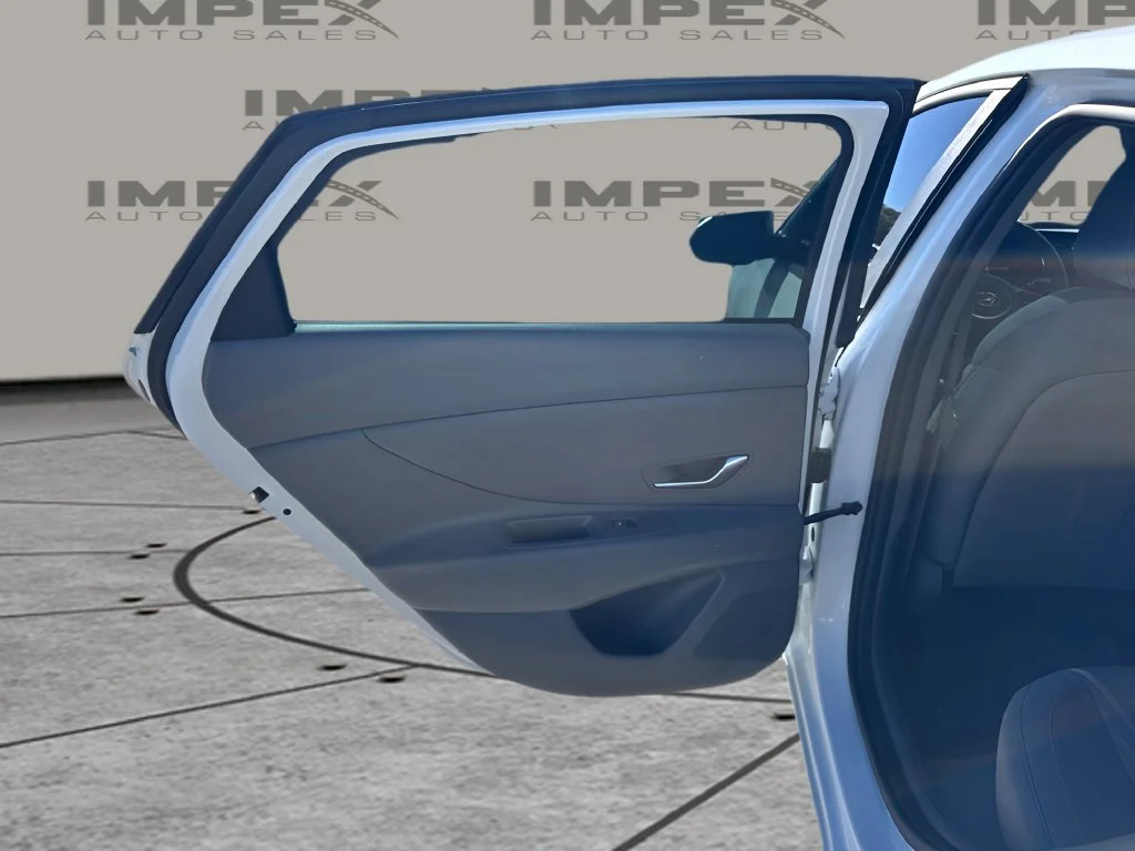 Used 2021 Gray Hyundai SE image 24