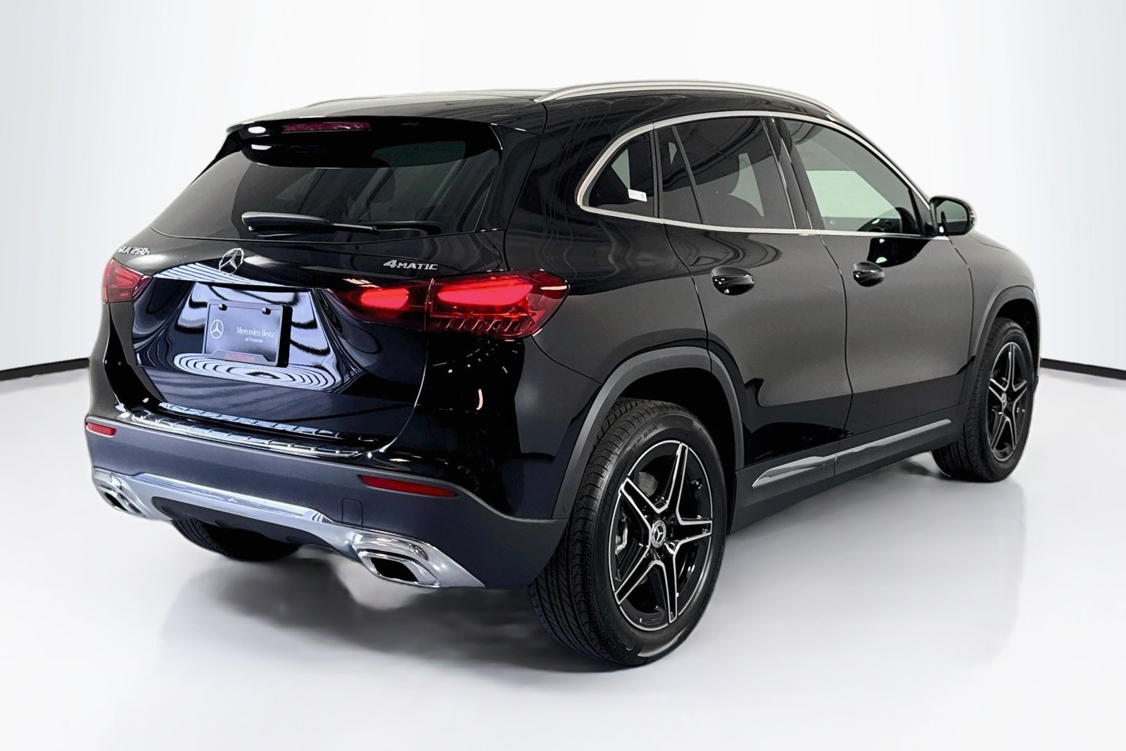 New 2026 Night Black Mercedes-Benz GLA 250 image 5