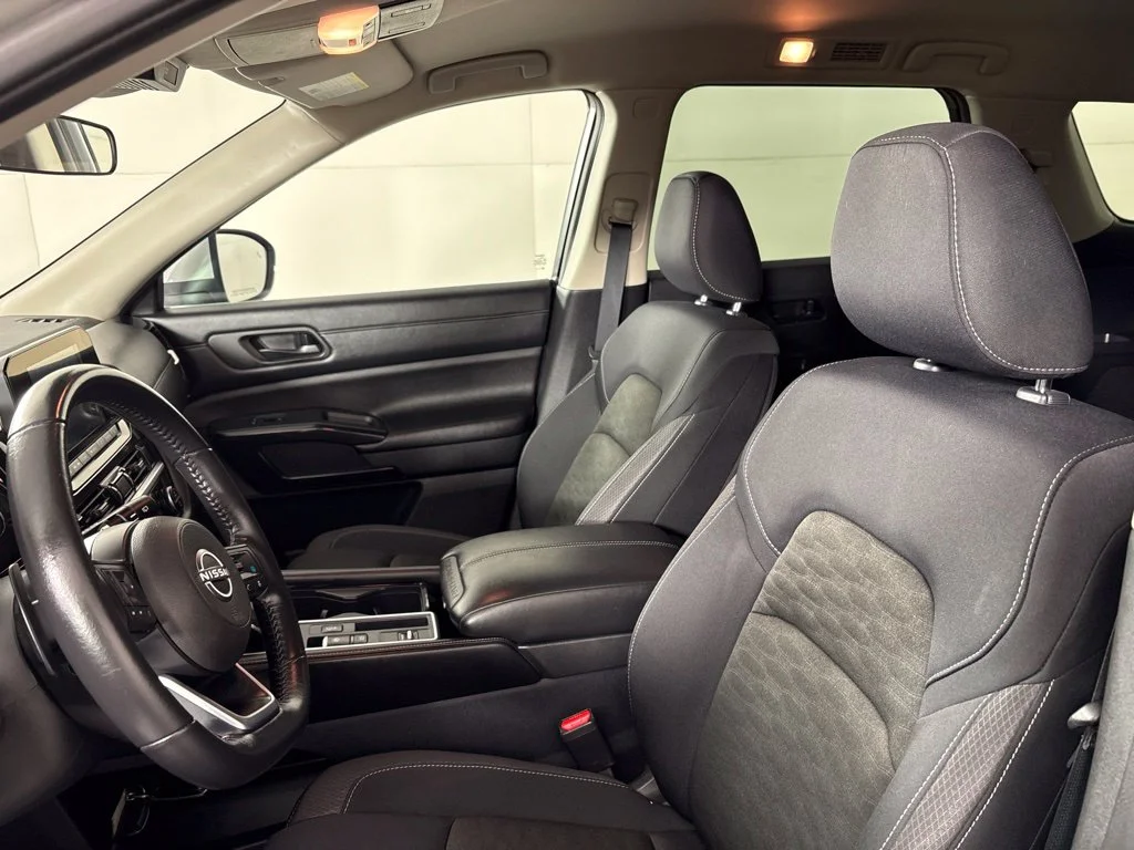 Used 2024 Silver Nissan SV image 30