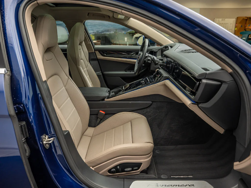 Used 2025 Gentian Blue Metallic Porsche  image 40