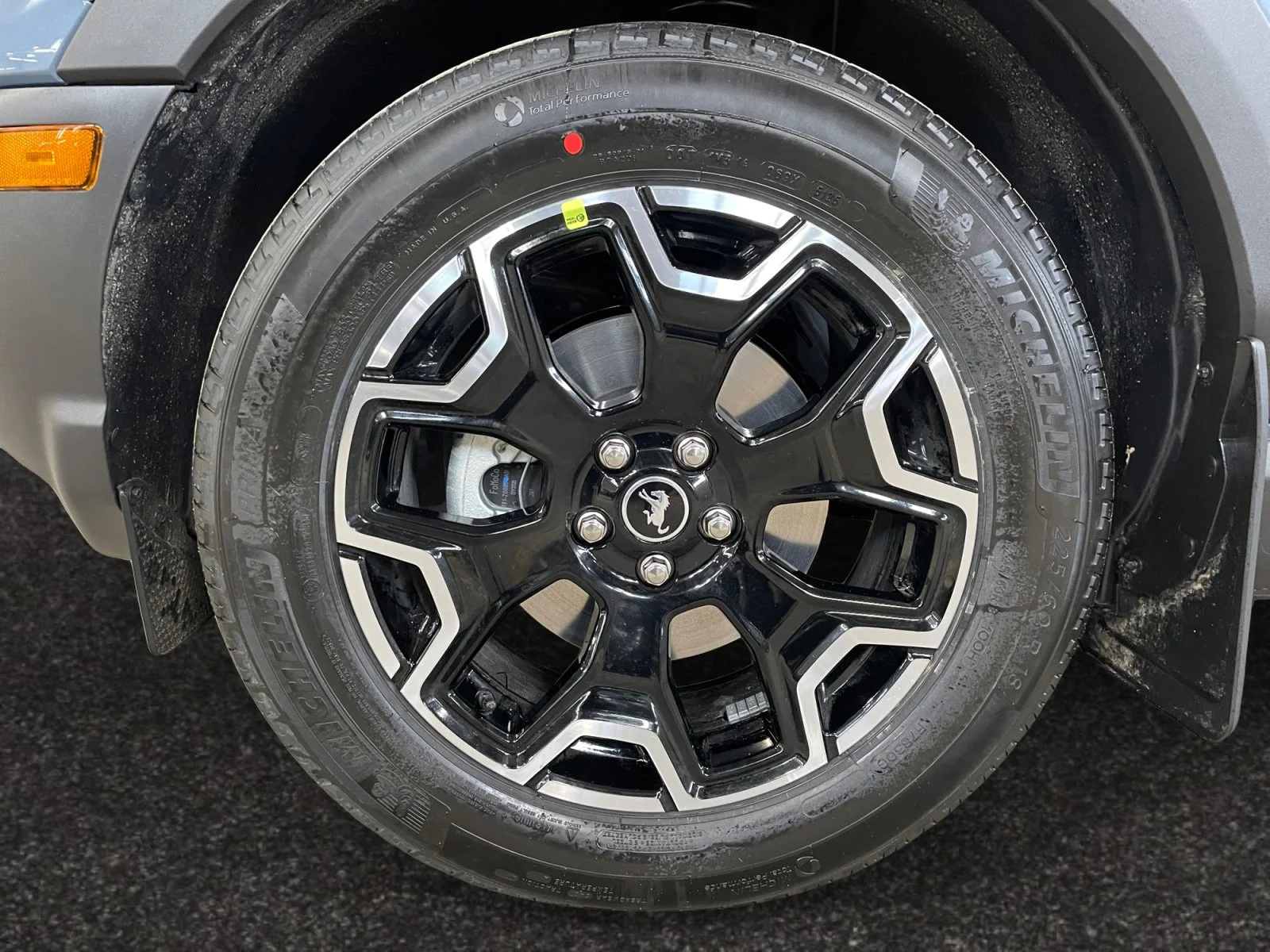 New 2026 Azure Grey Metallic Tri-Coat Ford Outer Banks image 9