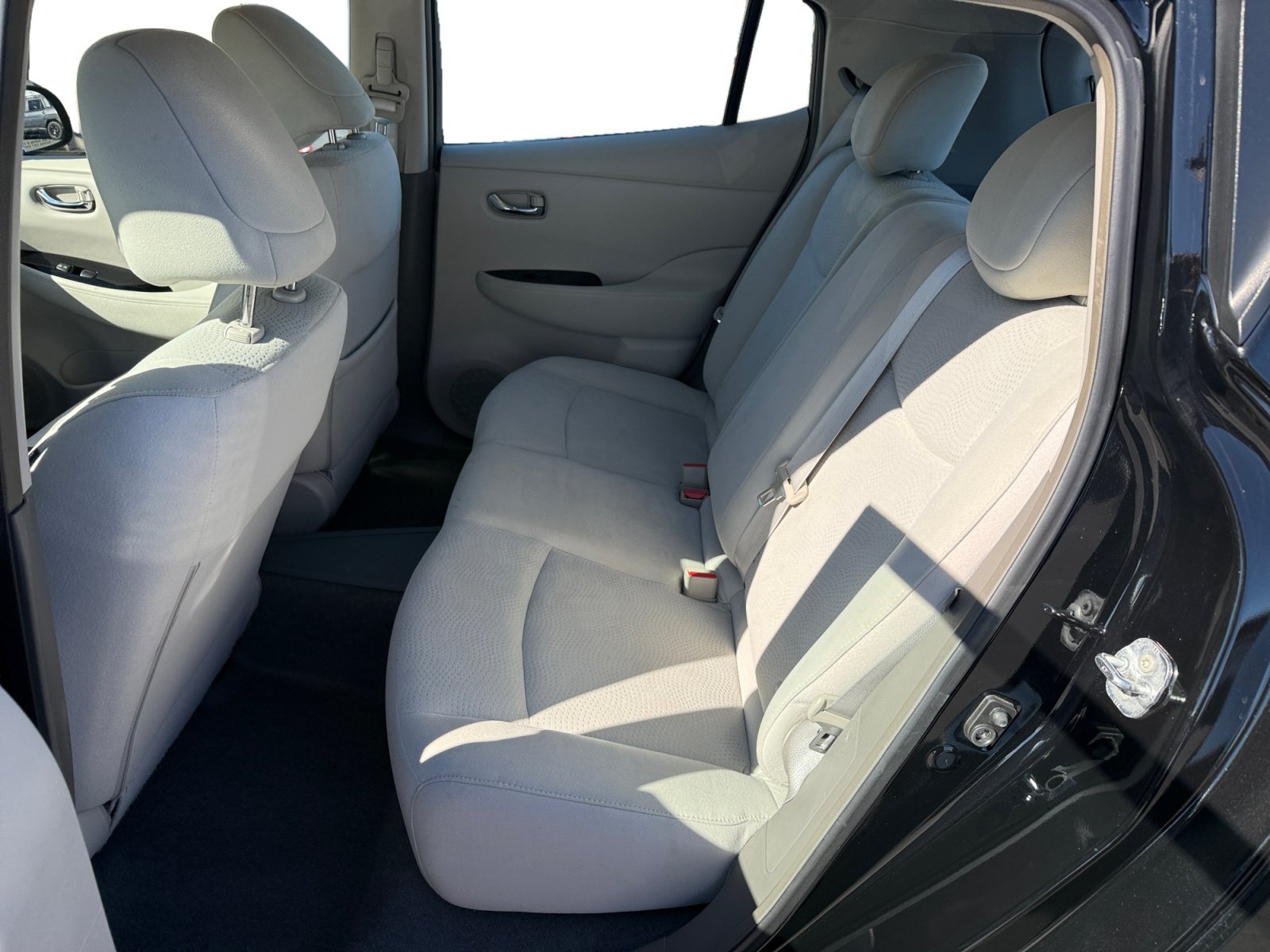 Used 2013 Super Black Nissan SV image 16