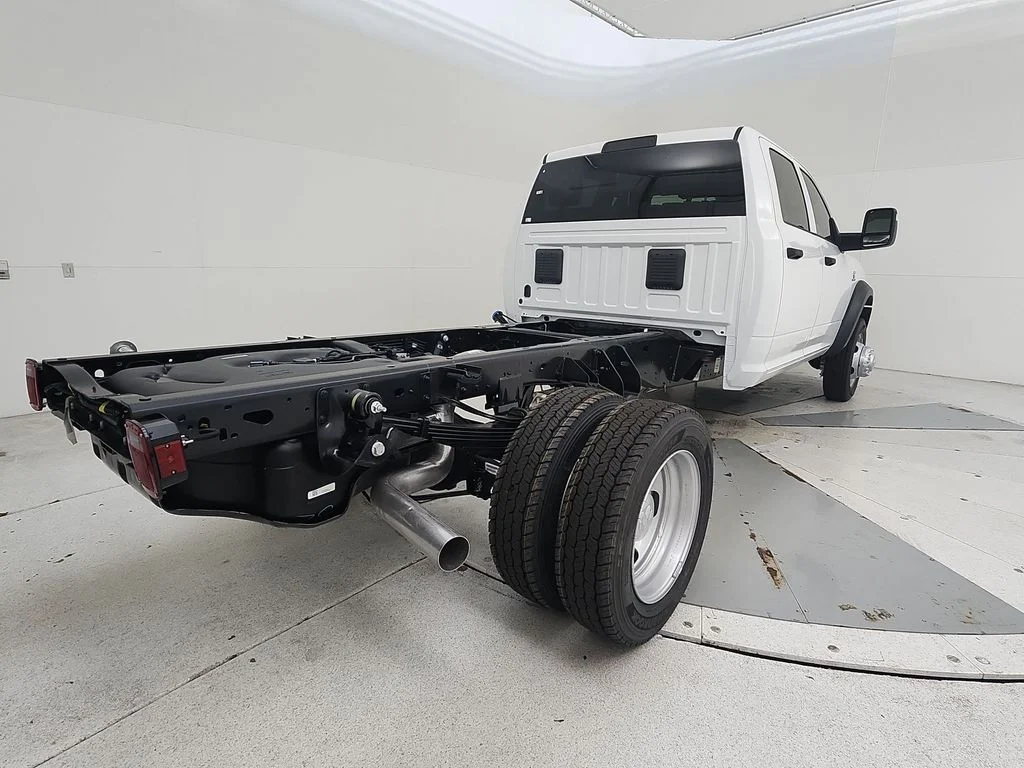 New 2026 Bright White Clear-Coat Exterior Paint RAM Tradesman image 8