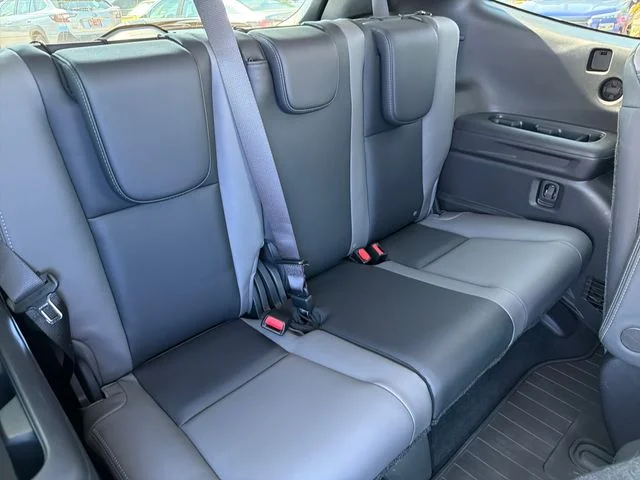 Used 2022 Black Subaru Onyx Edition image 28
