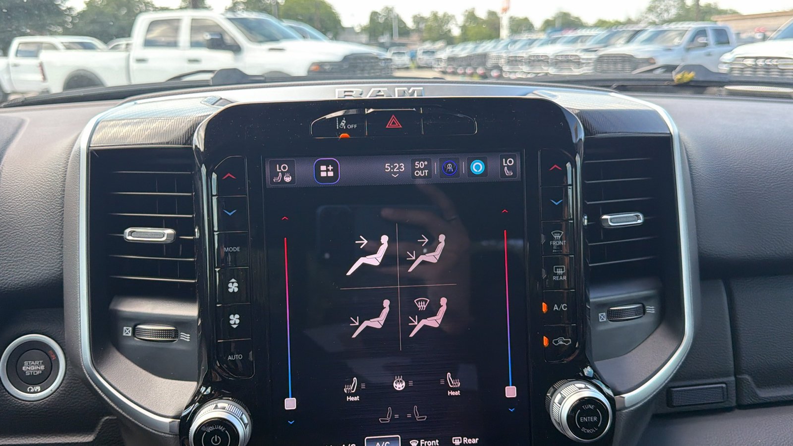 New 2026 Diamond Black Crystal Pearl-Coat Exterior Paint RAM Lone Star image 20