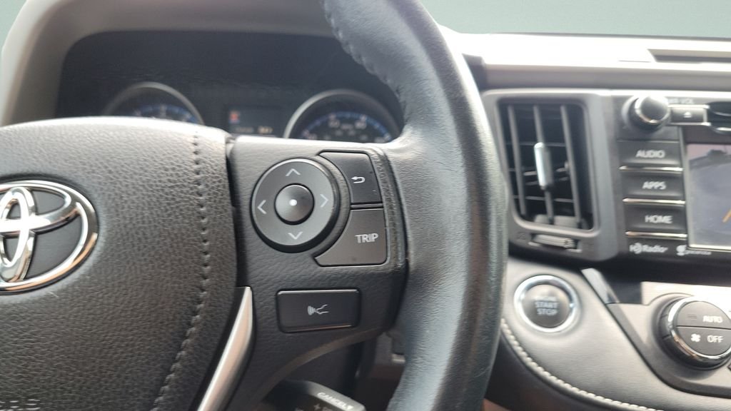 2018 Toyota RAV4 XLE - Photo 22