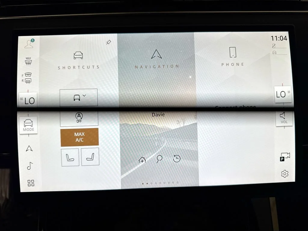 New 2026 Fuji White Land Rover Dynamic SE image 15