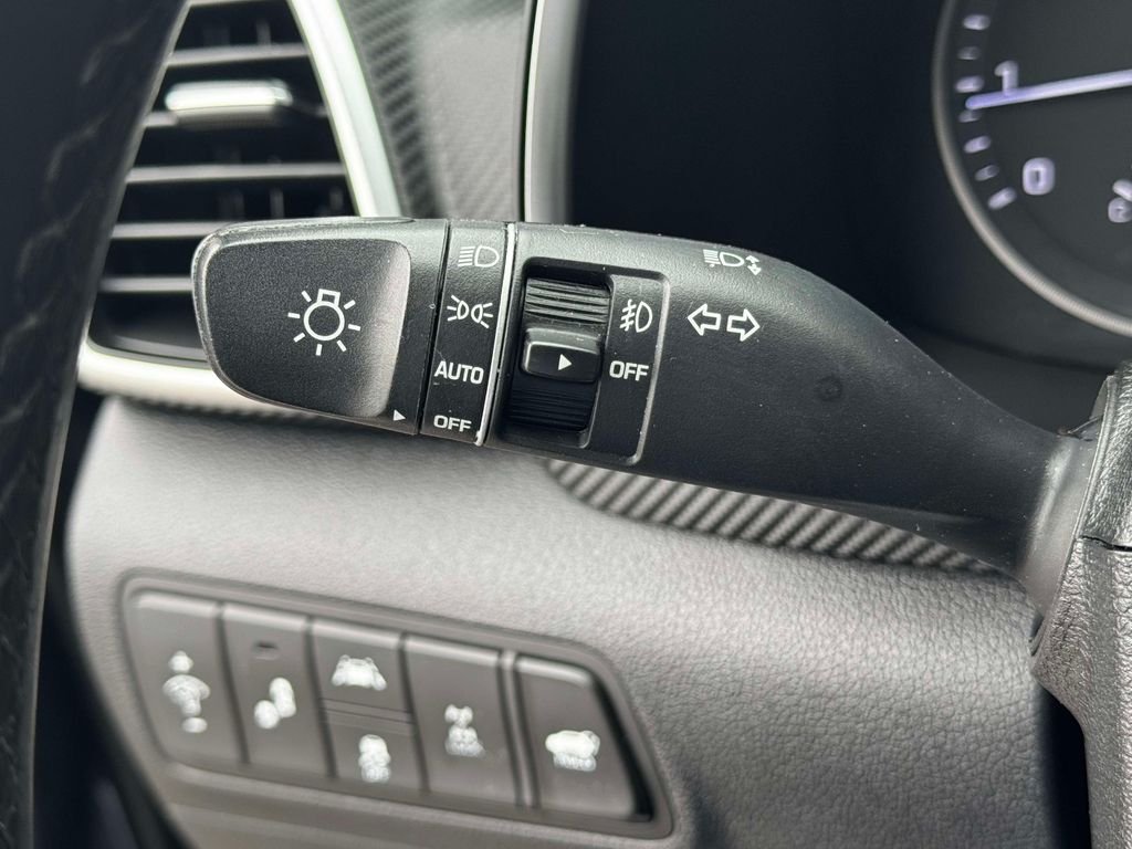 Used 2020 Blue Hyundai Sport image 22