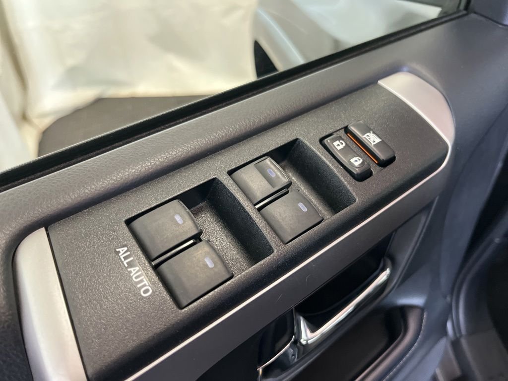 2020 Toyota 4Runner SR5 - Photo 4