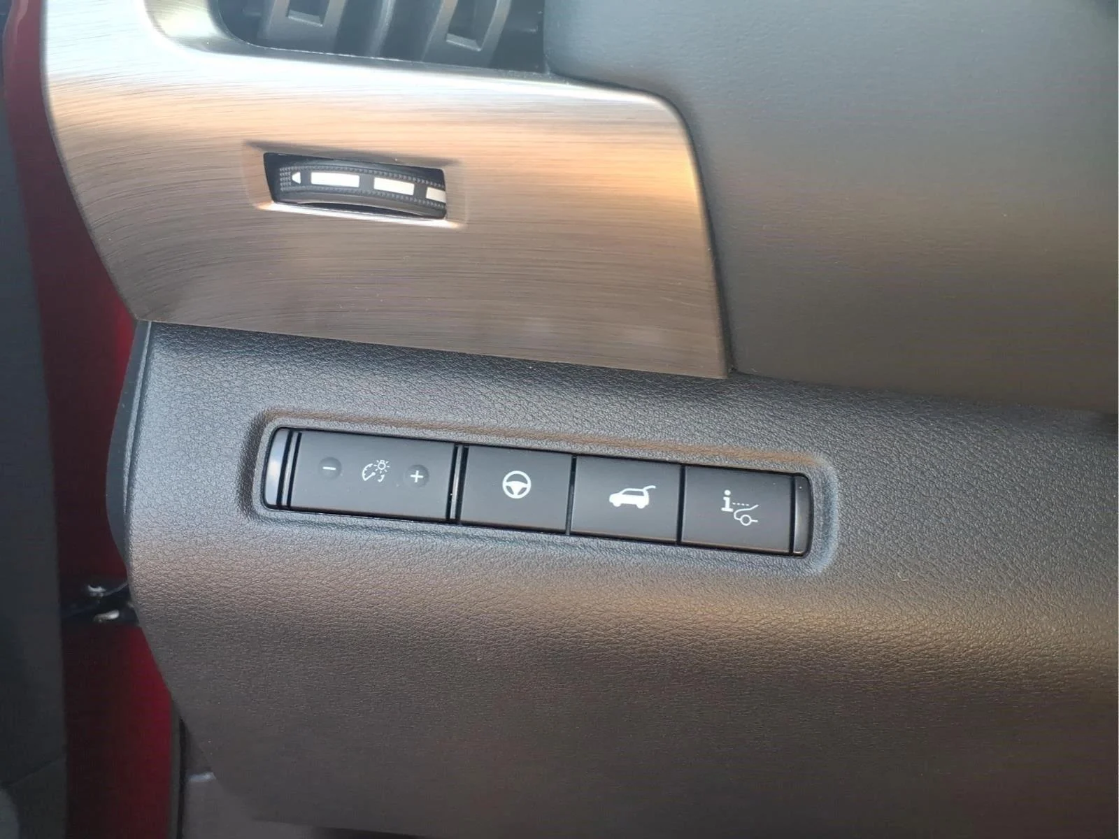 Used 2025 Scarlet Ember Tintcoat Nissan Platinum image 18
