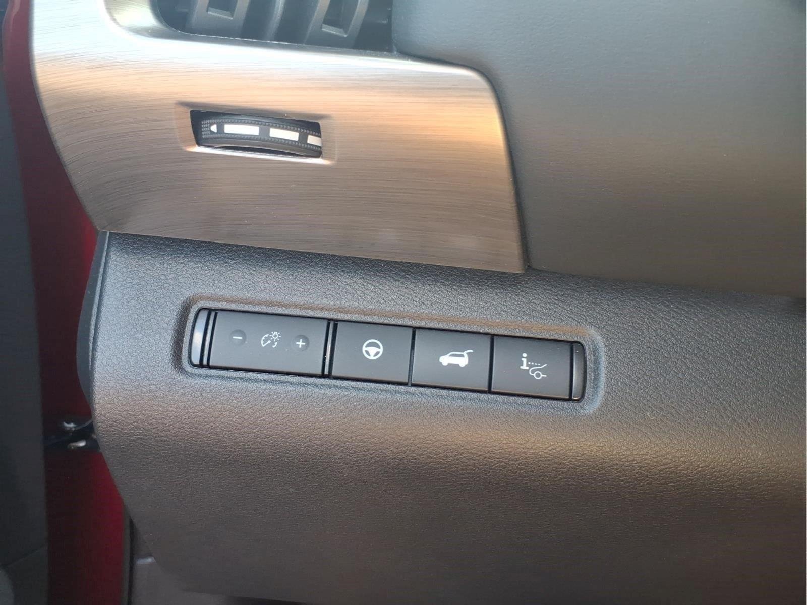 Used 2025 Scarlet Ember Tintcoat Nissan Platinum image 18