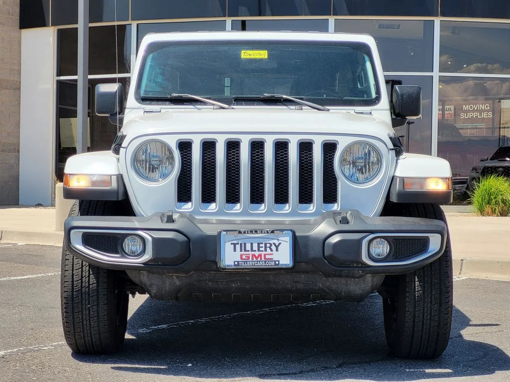 Used 2021 White Jeep Unlimited Sahara image 3