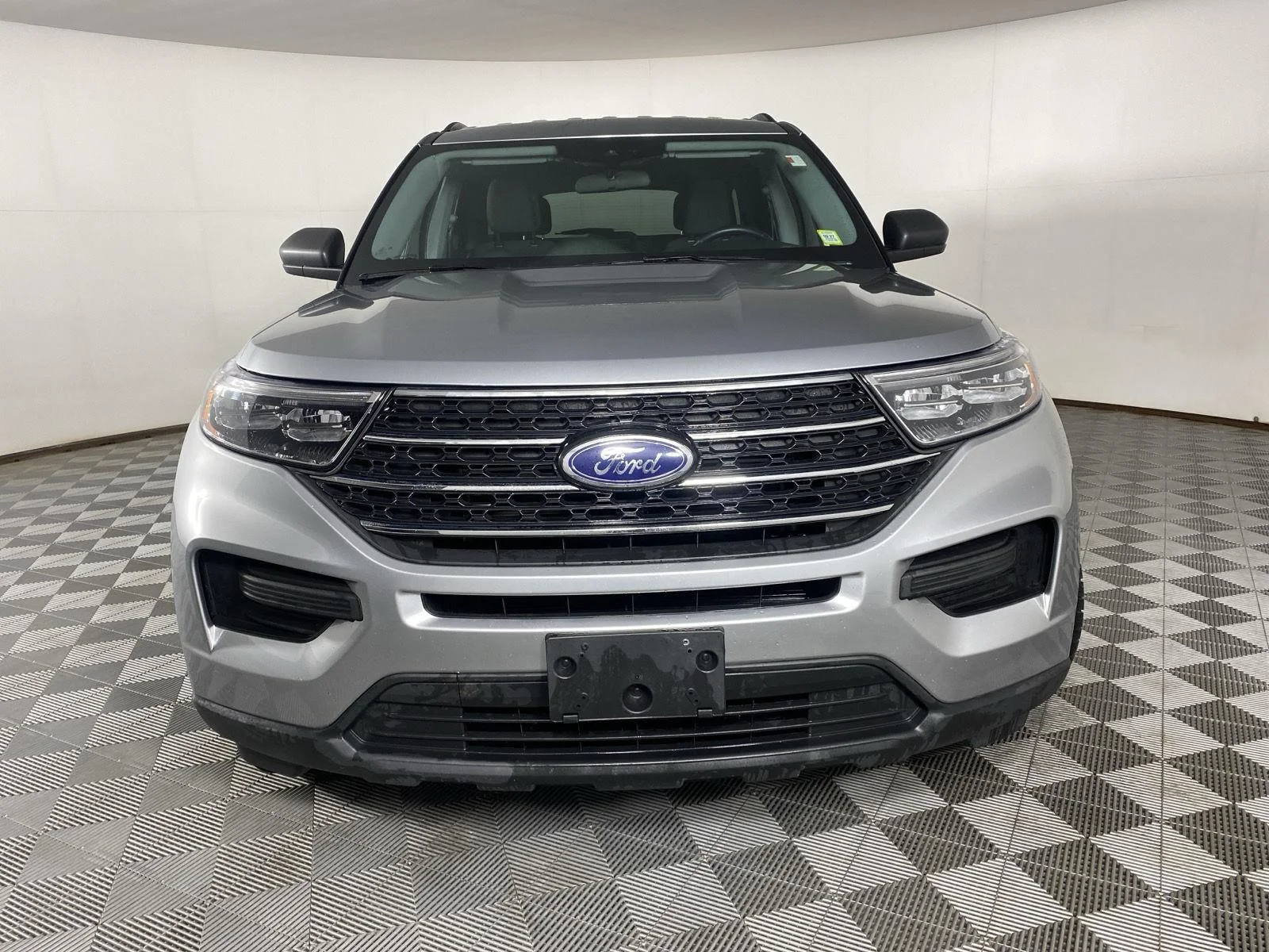 Used 2024 Iconic Silver Ford XLT image 12