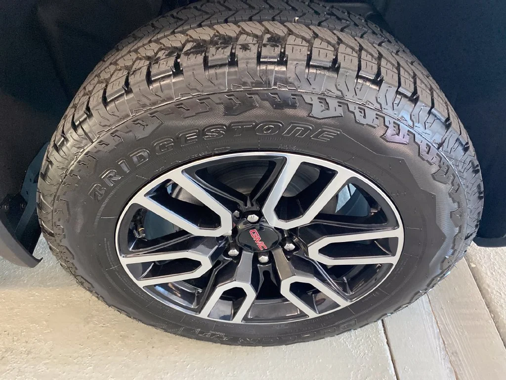 New 2026 Sterling Metallic GMC AT4 image 4