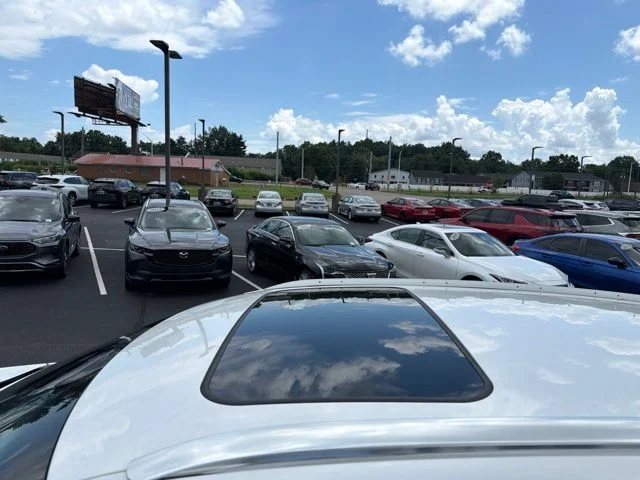 Used 2019 White Pearl Lexus 350 image 4