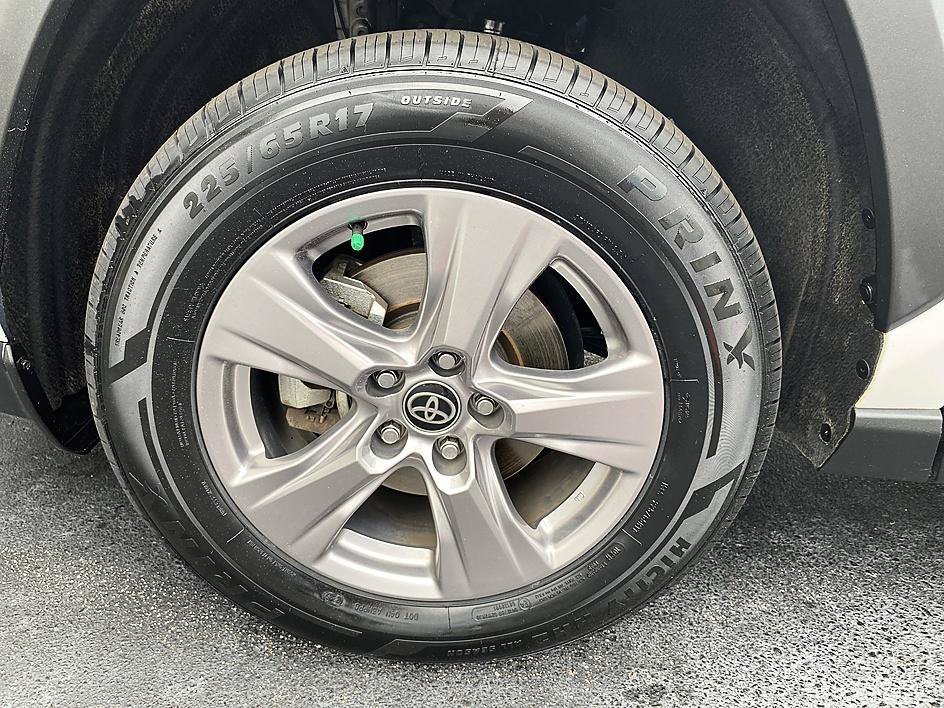 Certified Used 2022 White Toyota XLE image 26