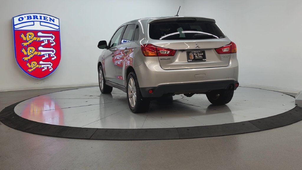 Used 2015 Quick Silver Metallic Mitsubishi SE image 6