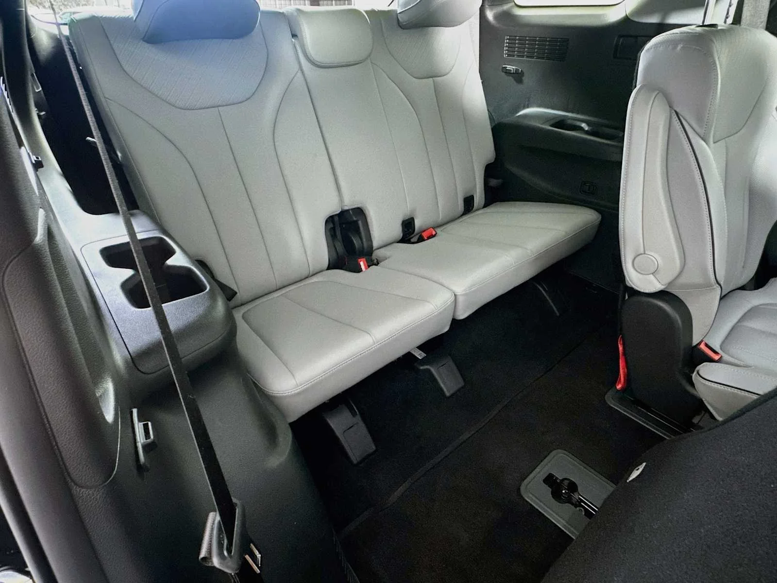 Used 2025 Abyss Black Pearl Hyundai SEL image 26