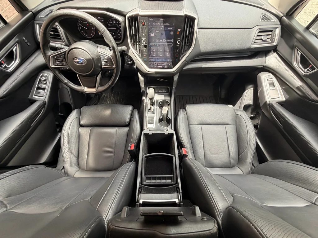 Used 2023 Ice Silver Metallic Subaru Limited image 32