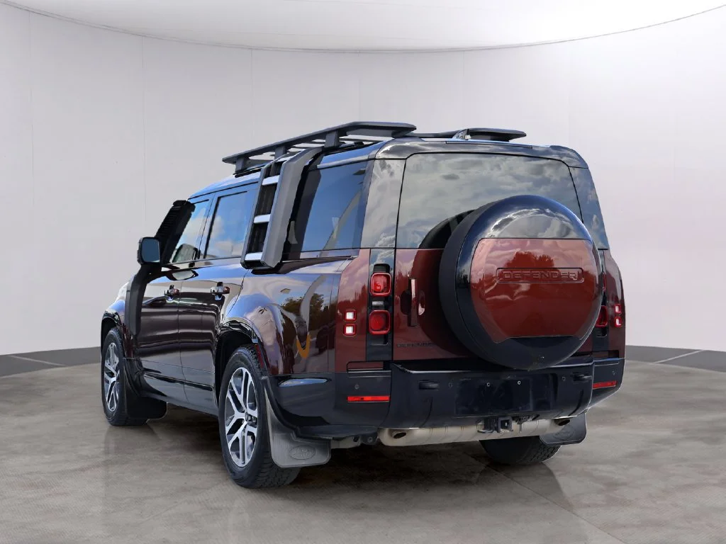 Certified Used 2025 Sedona Red Metallic Land Rover X-Dynamic SE image 5