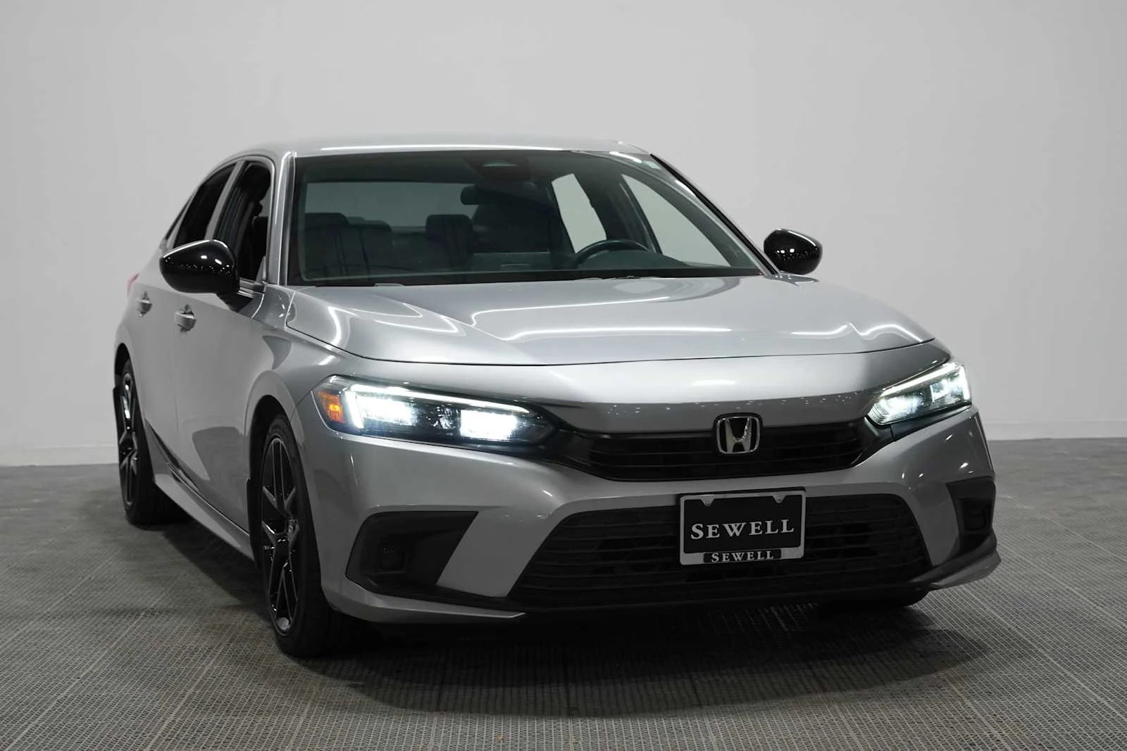 Used 2024 Lunar Silver Metallic Honda Sport image 3
