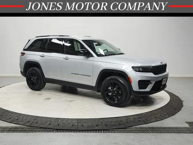 2025 Jeep Grand Cherokee Altitude 4x4's photo