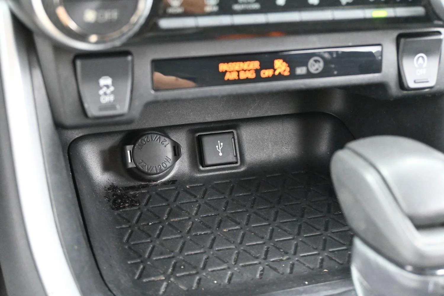 Used 2022 Magnetic Gray Metallic Toyota XLE image 20