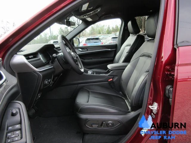 New 2025 Velvet Red Pearl-Coat Exterior Paint Jeep Limited image 8