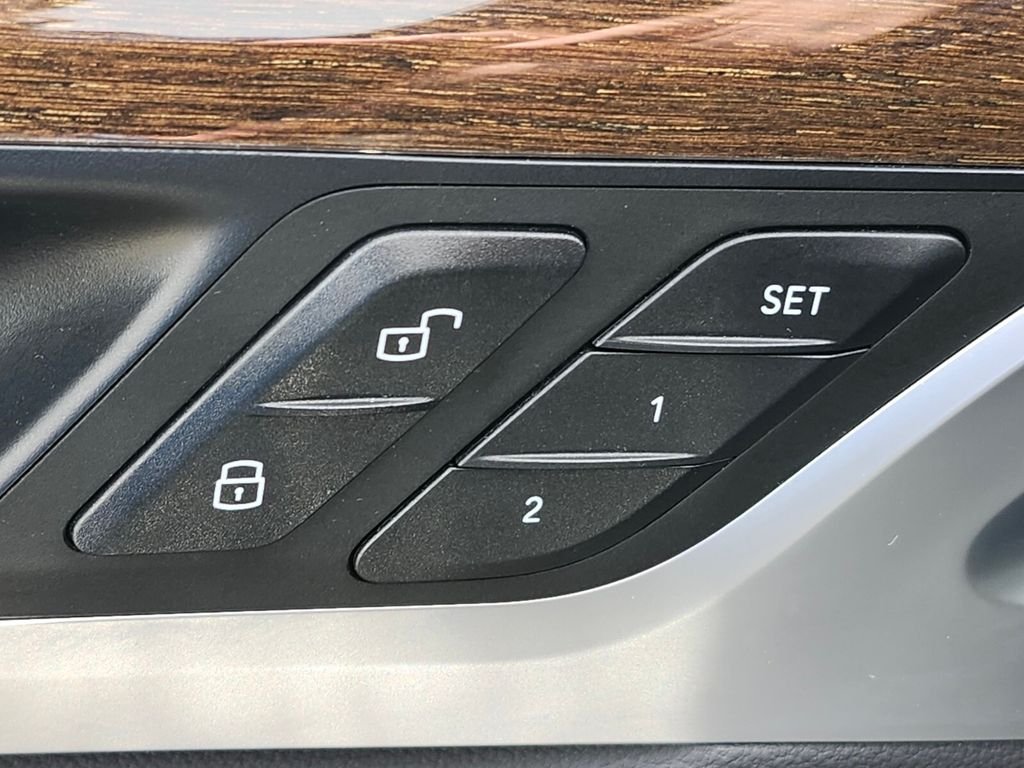Certified Used 2022 Blue BMW xDrive30i image 18