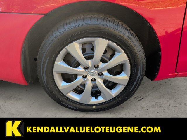 Used 2005 Red Toyota Base image 9