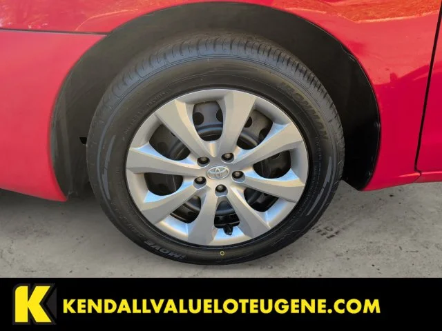 Used 2005 Red Toyota Base image 9