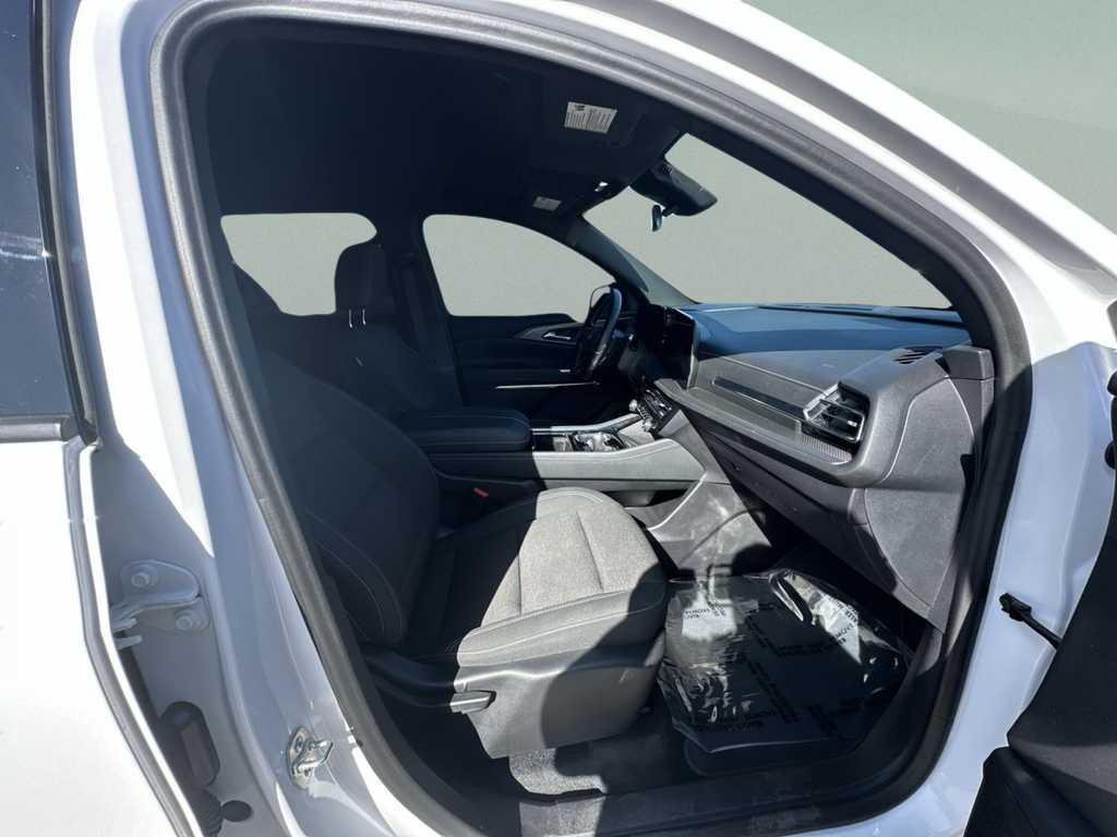 Used 2024 White Chevrolet LT image 35