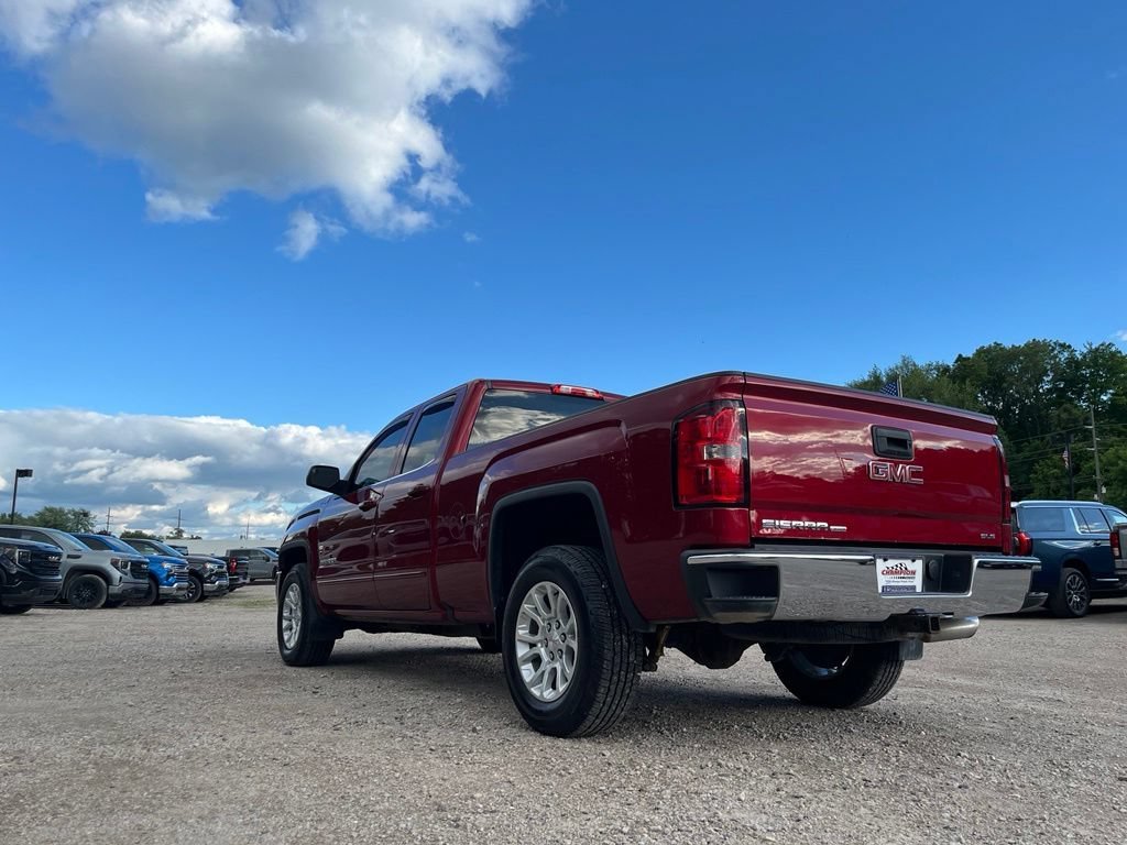 Used 2019 RED QUARTZ TINTCOAT GMC SLE image 8