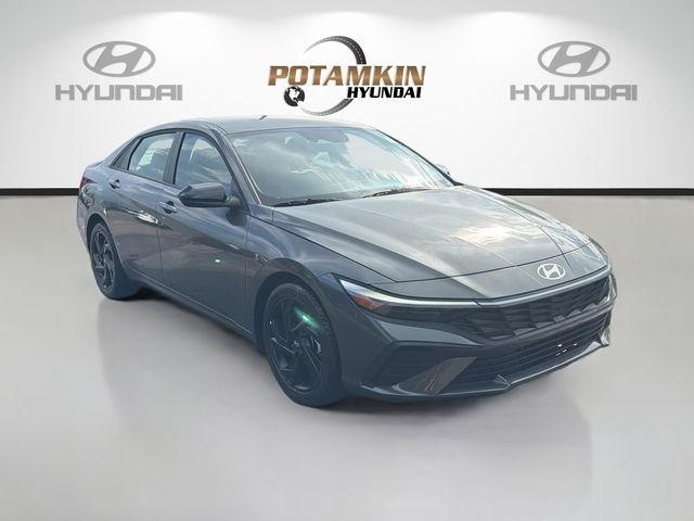Used 2026 Gray Hyundai SEL Sport image 3