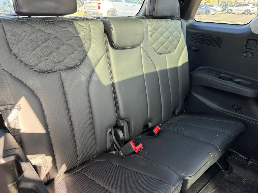 Used 2021 White Hyundai Limited image 4