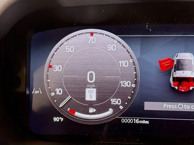 New 2026 Sedona Red Metallic Land Rover X-Dynamic SE image 13