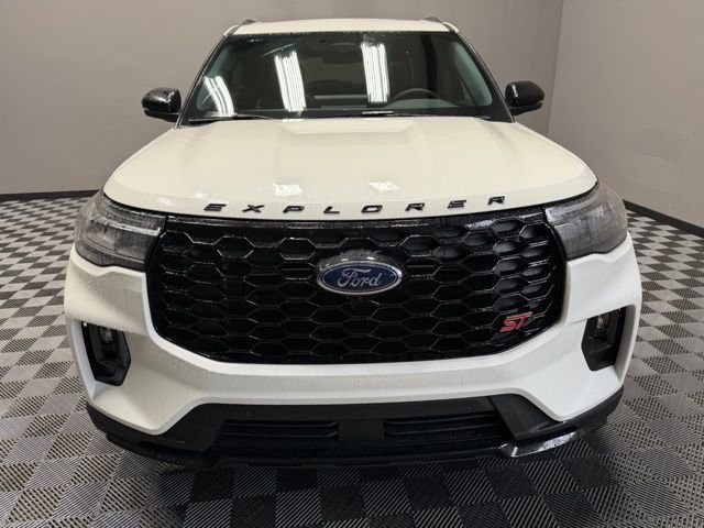 New 2026 Star White Metallic Tri-Coat Ford ST image 4