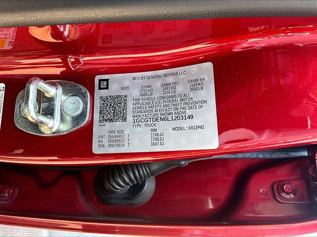 Used 2020 Red Chevrolet Z71 image 26