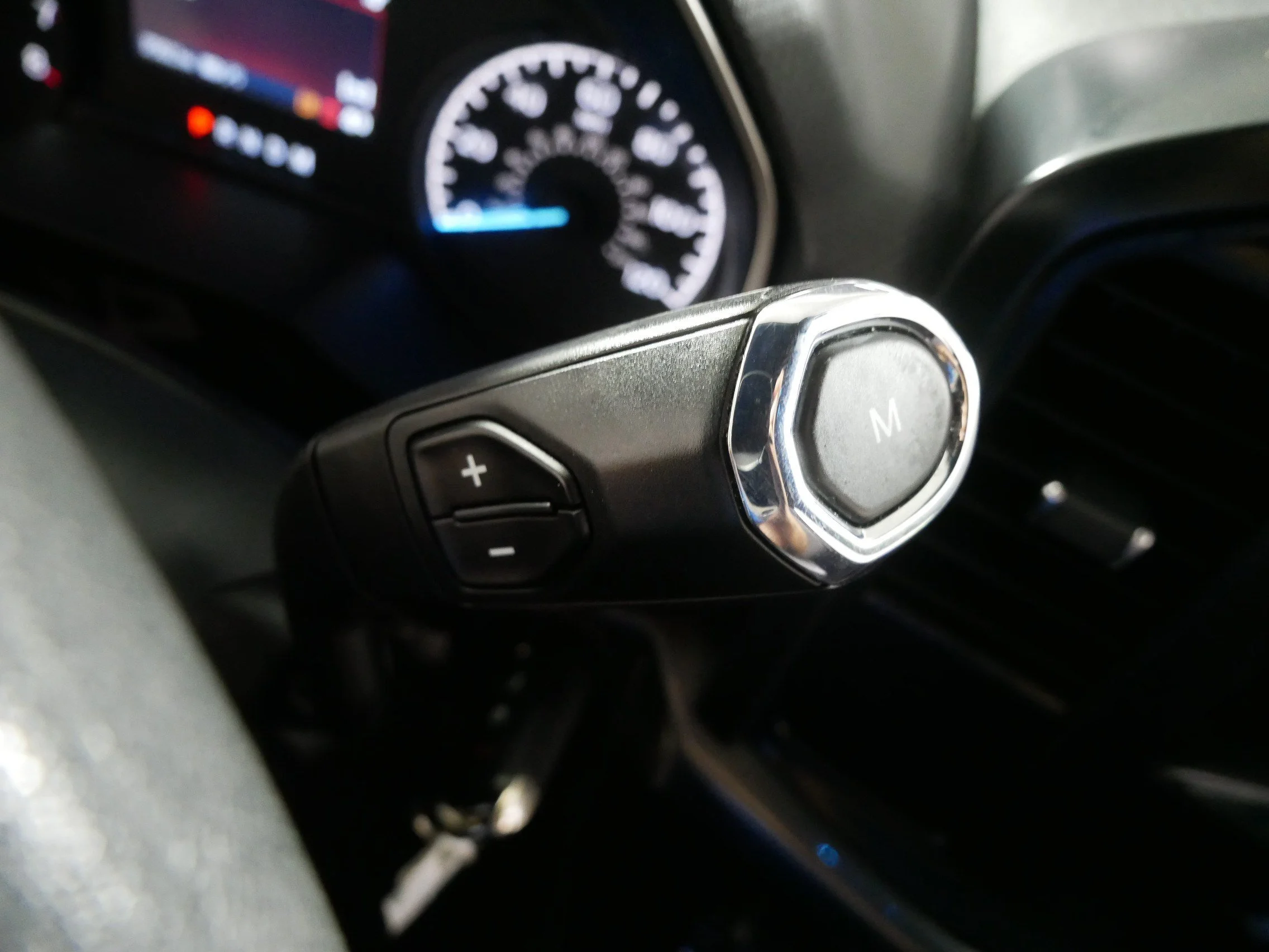 Used 2023 Agate Black Metallic Ford XLT image 24