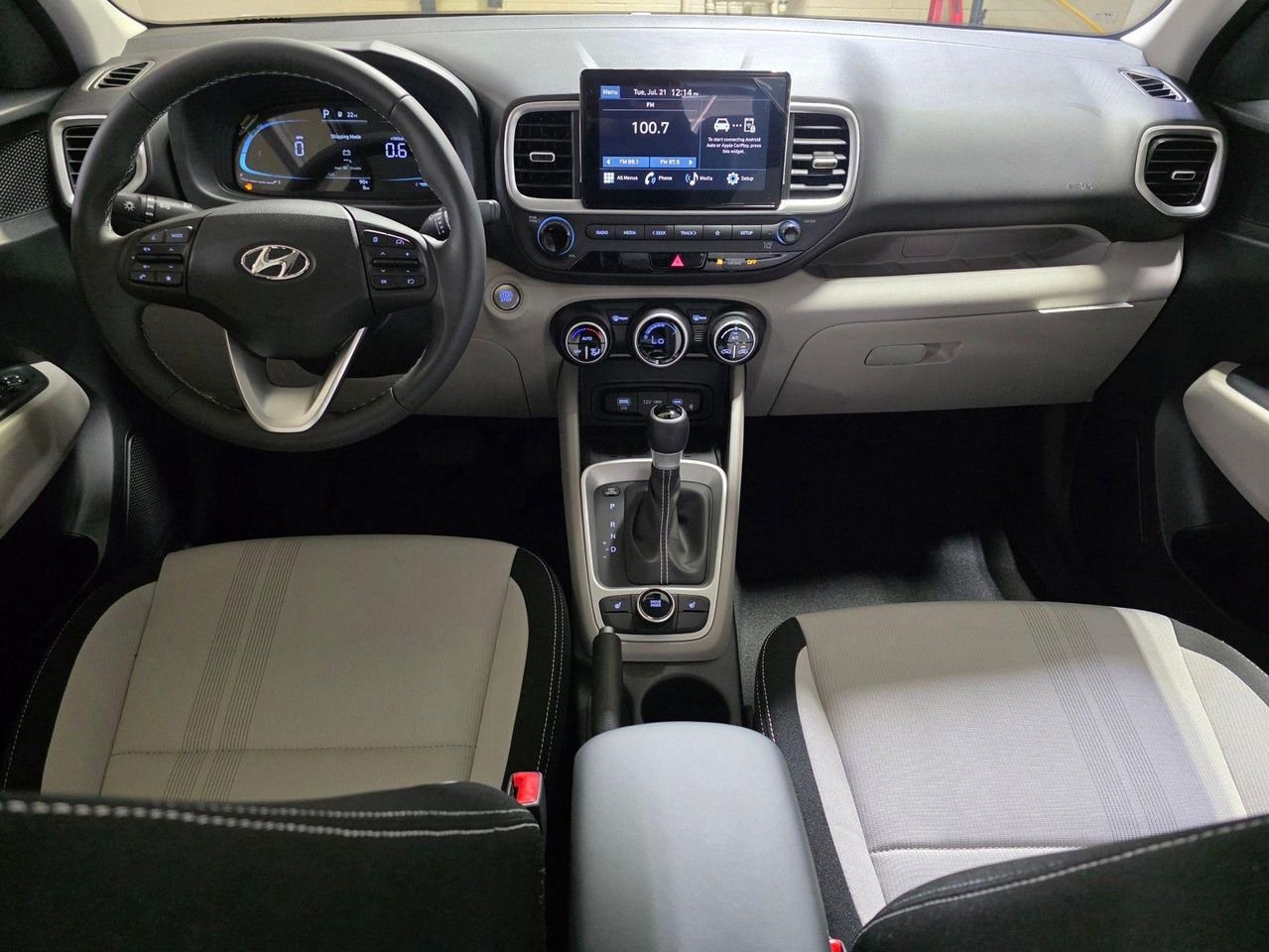 New 2026 Shimmering Silver Hyundai SEL image 18