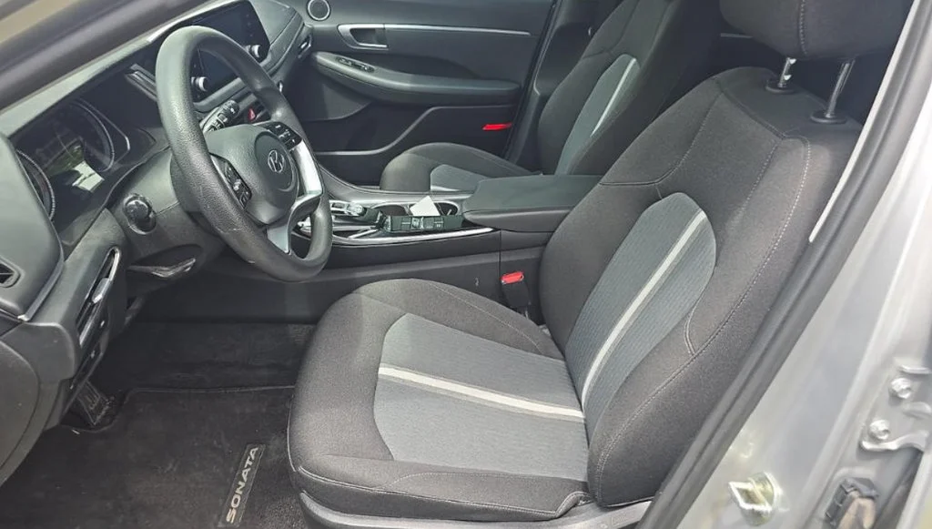 Used 2021 Shimmering Silv Hyundai SEL image 6